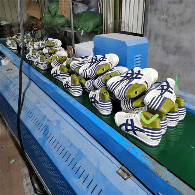 北京买排球鞋_yonex羽毛球鞋怎么买_网上在哪买球鞋