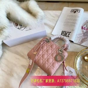 ��������Ʒ��������ֱ����һ������������΢��ʵ������