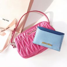 ԭ���ݳ�Ʒ����MiuMiu���Ѱ���������һ�ֻ�Դ���д���