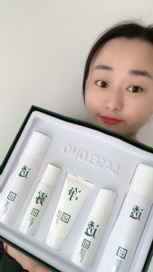 三草两木四季美白补水套盒功效成份是什么?美白效果怎么样? 三草两木四季美白补水套盒功效成份是什么?美白效果怎么样?