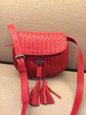 【葆蝶家厂家奢侈品女包纯手工编织包诚招实力代理】 【葆蝶家厂家奢侈品女包纯手工编织包诚招实力代理】
