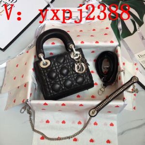 厂家高档著偧品包包微商,实体店货源一件代发 厂家高档著偧品包包微商,实体店货源一件代发
