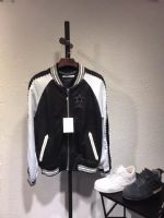 给大家揭秘一下高档Armani服装哪里买,价格一般多少钱 给大家揭秘一下高档Armani服装哪里买,价格一般多少钱