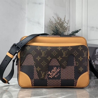 高档LV x Nigo联名系列包包,LV2手袋原单专柜品质 高档LV x Nigo联名系列包包,LV2手袋原单专柜品质