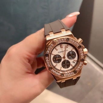爱彼女款中的经典 爱彼女款中的经典