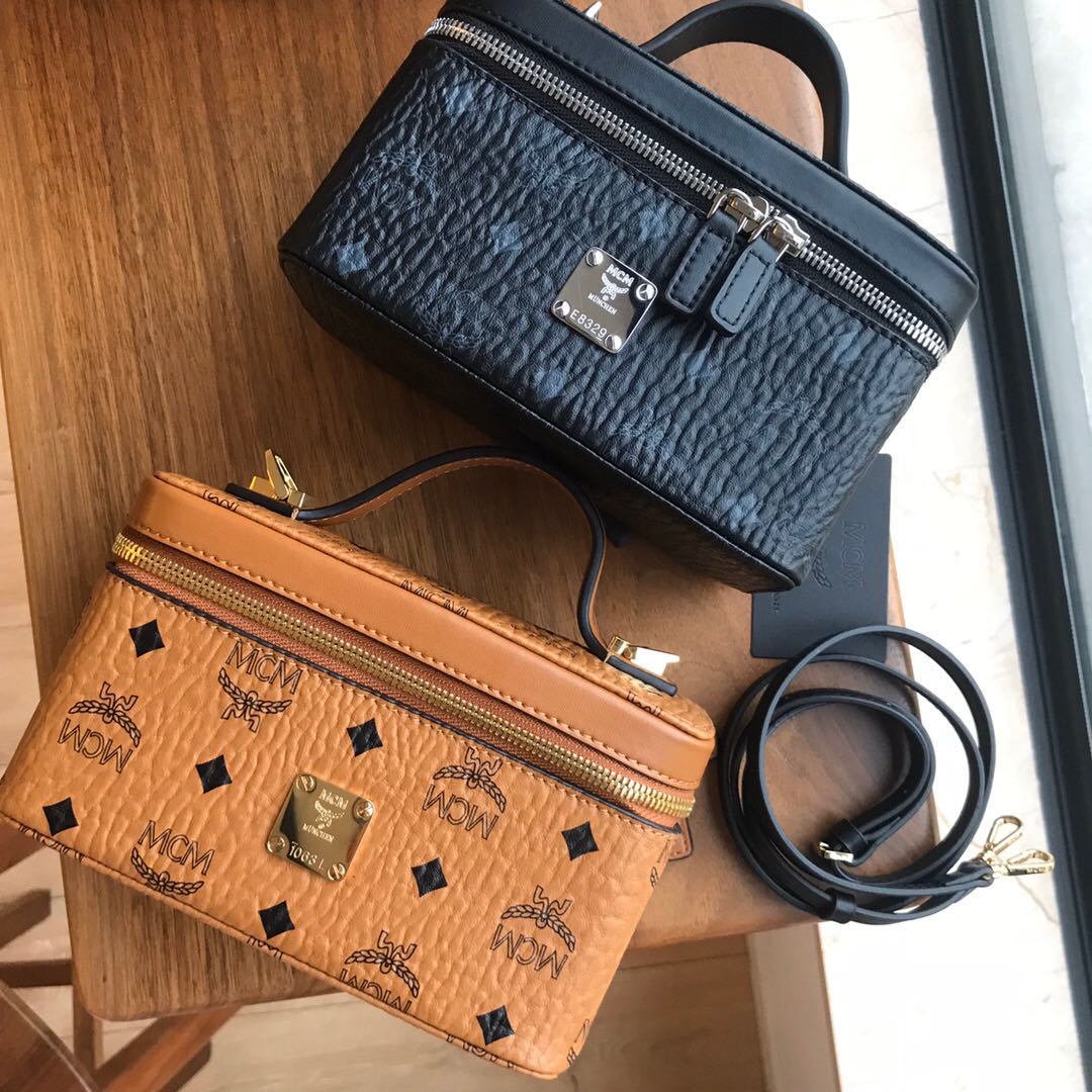 MCM经典款手提盒子 化妆包,又现江湖, MCM经典款手提盒子 化妆包,又现江湖,