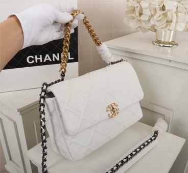 2020�¿�С���Chanel���ζ���Ƥ�ڸǰ�