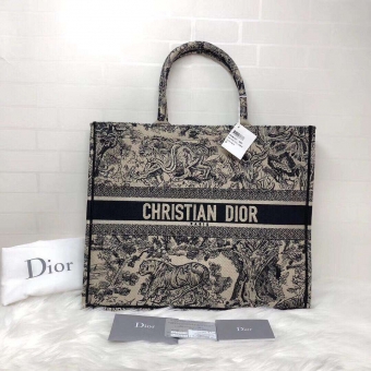 ���۾���DIOR BOOK TOTE���ذ���