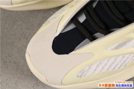 莆田椰子700V3脚感纯原椰子700V3上脚椰子700多少钱 莆田椰子700V3脚感纯原椰子700V3上脚椰子700多少钱