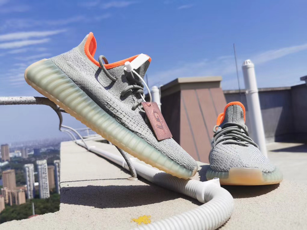 莆田工厂货源Adidas Yeezy 350 V2 灰橙 绿 莆田工厂货源Adidas Yeezy 350 V2 灰橙 绿