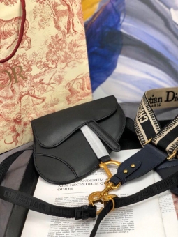 新品老花Saddle Dior oblique腰包 全新Ob 新品老花Saddle Dior oblique腰包 全新Ob