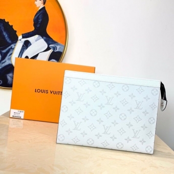 Lv手拿包系列推出特别款 专柜限量款 品质保证品牌 Lv手拿包系列推出特别款 专柜限量款 品质保证品牌