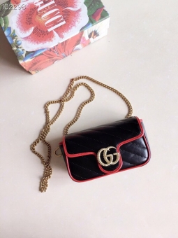 當奶油黃遇上夜空黑!新款Gucci「GG Marmont」雙 當奶油黃遇上夜空黑!新款Gucci「GG Marmont」雙