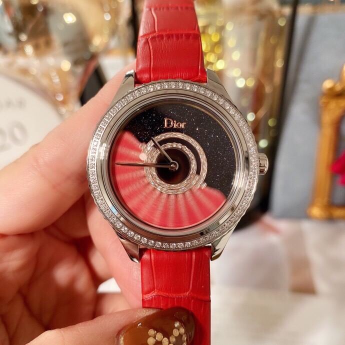 萌趣小 花,施华洛世奇/Swarovski 女神腕表 萌趣小 花,施华洛世奇/Swarovski 女神腕表