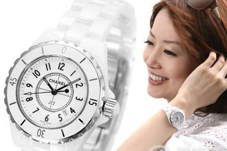 香奈儿J12系列石英陶瓷表 ,名牌香奈儿高档多少钱,质量如何 香奈儿J12系列石英陶瓷表 ,名牌香奈儿高档多少钱,质量如何