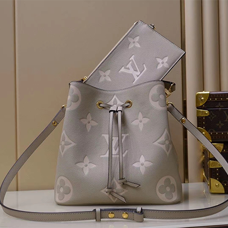 LV NéoNoé 中号手袋水桶包,质感双色皮具厂家直销 LV NéoNoé 中号手袋水桶包,质感双色皮具厂家直销