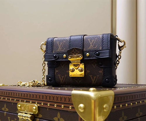 LV Essential Trunk链条包迷你包,工厂高端货 LV Essential Trunk链条包迷你包,工厂高端货