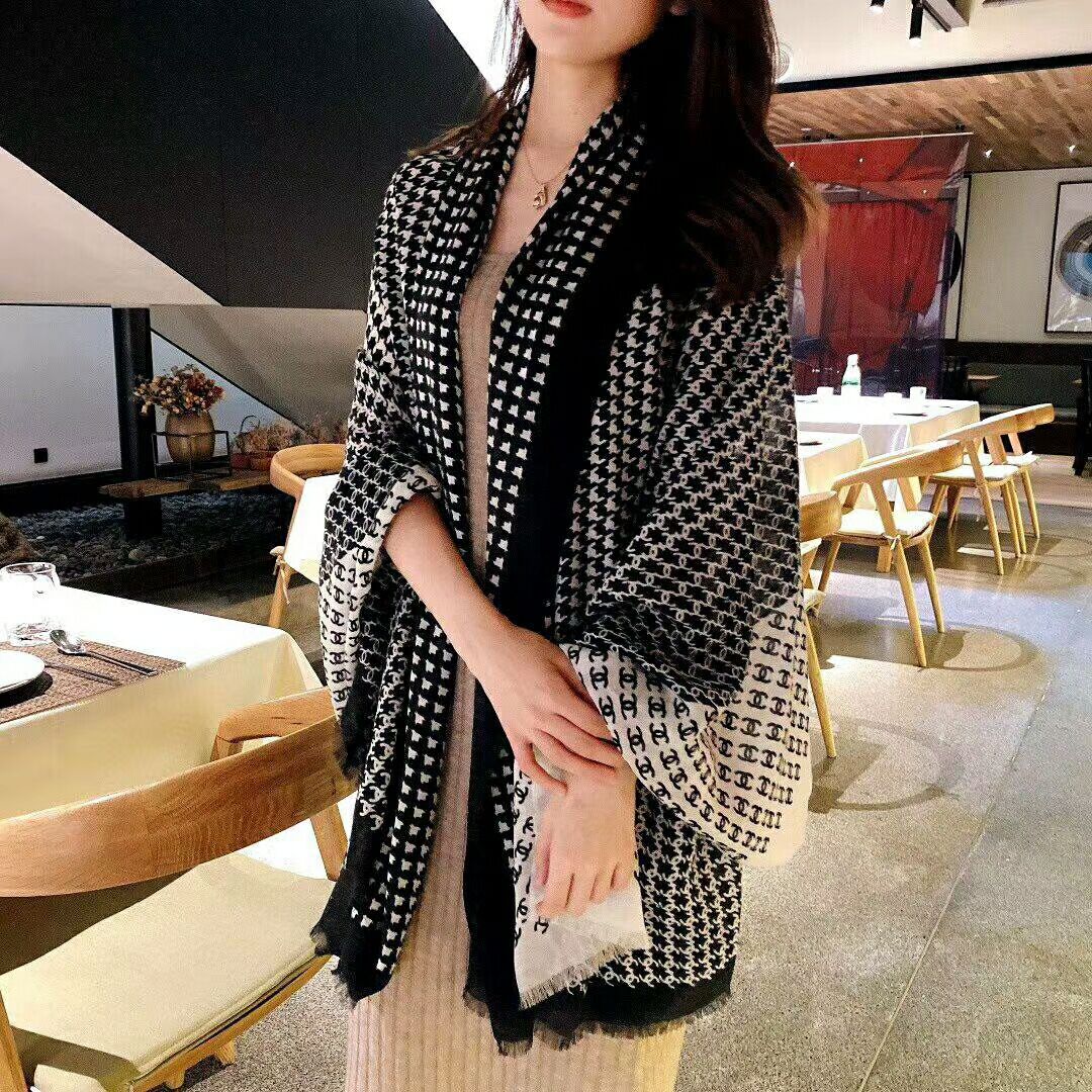 广州高端淑女围巾可以一件代发市场 广州高端淑女围巾可以一件代发市场