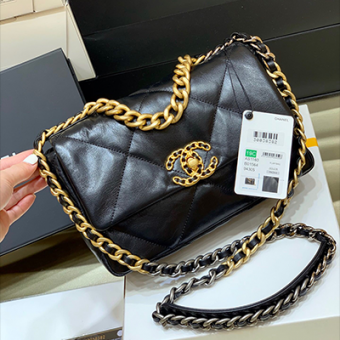 Chanel 19 bag经典款女包原厂级别,专柜手感 Chanel 19 bag经典款女包原厂级别,专柜手感