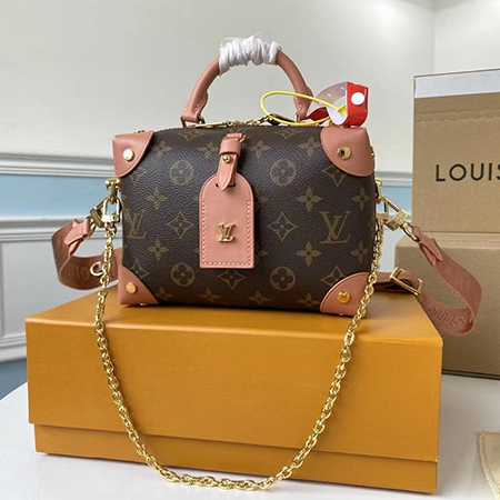 Lv Petite Malle Souple软质小箱包,驾驭 Lv Petite Malle Souple软质小箱包,驾驭