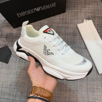 ����һ���г��¿��Դ��������ϣЬ��,��Ʒ���Լ�����Ķ���Ǯ��
