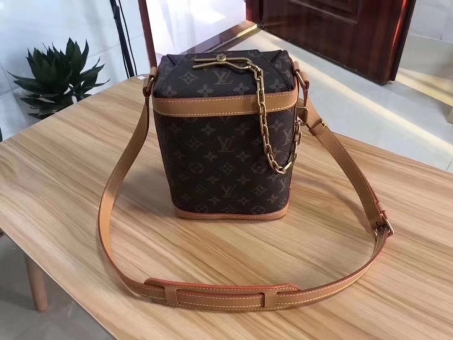 LV男包,LV Milk Box 手袋 2020新款复古牛奶 LV男包,LV Milk Box 手袋 2020新款复古牛奶