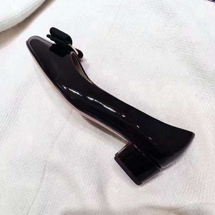 莆田运动鞋拿货网,职场女性如何选择合适自己的跟高? 莆田运动鞋拿货网,职场女性如何选择合适自己的跟高?