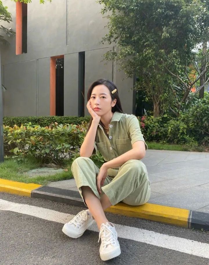 运动鞋厂家货源,西装配球鞋又酷,直击你的小心脏 运动鞋厂家货源,西装配球鞋又酷,直击你的小心脏