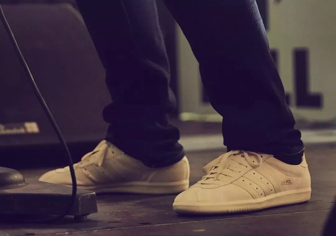 莆田的阿迪好还是耐克,Adidas曝光多双强强联合球鞋 莆田的阿迪好还是耐克,Adidas曝光多双强强联合球鞋