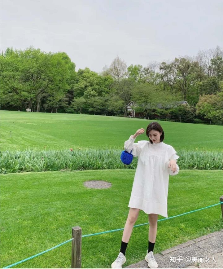莆田发货的阿迪,椰子鞋需要看款式和颜色的 莆田发货的阿迪,椰子鞋需要看款式和颜色的