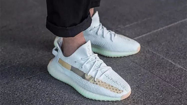 莆田aj4和正版差距大吗,阿迪镂空yeezy这么火,是为什么 莆田aj4和正版差距大吗,阿迪镂空yeezy这么火,是为什么