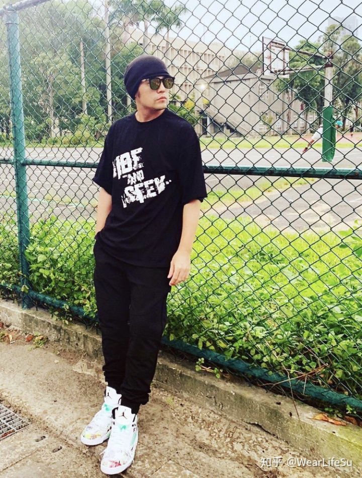 区分莆田aj,周董亲自上交秀穿搭AJ 5“涂鸦” 区分莆田aj,周董亲自上交秀穿搭AJ 5“涂鸦”