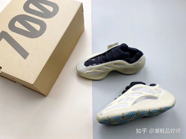 莆田椰子和真的脚感,yezzy700 v3前两天也发售了 莆田椰子和真的脚感,yezzy700 v3前两天也发售了
