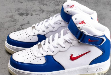 ���������Ϳ˿վ�һ�ţ�����ľ���AIRFORCE1MID��2