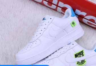 �վ�һ������Һڣ��վ�һ�Ű�Ьϵ�С��Ϳ�/NIKE �Ϳ˿վ�