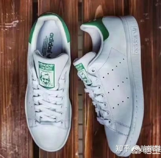 aj1�վ�һ����������������С��Ьʷ��˹,С���·���Ͻ�