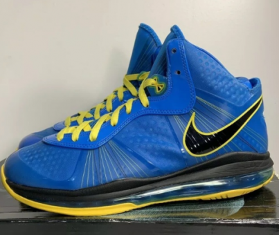 aj4��ˮ���������NBA����ӵ���Լ�ר����ǩ��Ь,��ʵ
