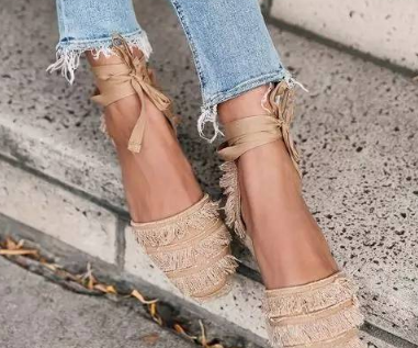 ����300Ԫ�վ�һ����ʲô�������촩ʲôЬ�����?��6˫