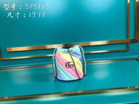 2020秋冬复古时尚回流,GUCCI女士包包水桶包 2020秋冬复古时尚回流,GUCCI女士包包水桶包