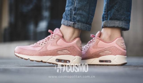 �˶�Ь������Դ��Nike���һ������Ь�ӿ�ν�������˷�ɫ