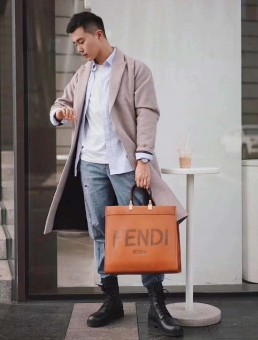 FENDI�ҵ����ذ�������һ������һ�������������ҵ���ʿ����