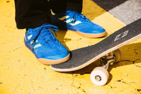 ����һ��������Դ���϶���Ǯ��adidasSkateboard