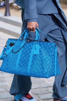 LV���д������бر���Ʒ��һ��������Դ����һ��������Դ����