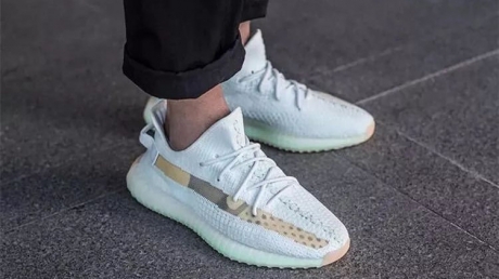 莆田aj4和正版差距大吗,阿迪镂空yeezy这么火,是为什么 莆田aj4和正版差距大吗,阿迪镂空yeezy这么火,是为什么