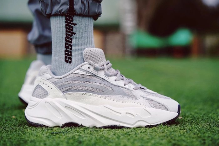 看看莆田的yeezy,yeezy700V2“Static” 看看莆田的yeezy,yeezy700V2“Static”