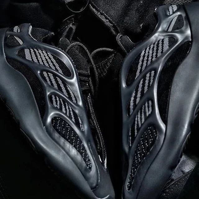 莆田纯原椰子350v2满天星,YEEZY 700 V3 你打 莆田纯原椰子350v2满天星,YEEZY 700 V3 你打