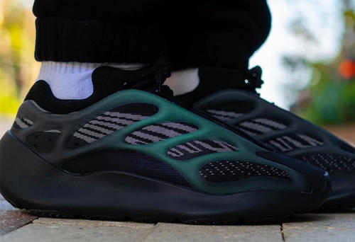 骨架夜光莆田鞋多少钱yeezy,椰子700v3骨架夜光好看吗 骨架夜光莆田鞋多少钱yeezy,椰子700v3骨架夜光好看吗