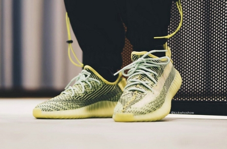 莆田鞋yeezy,YEEZY 350 V2 黑姜黄配色鞋款 莆田鞋yeezy,YEEZY 350 V2 黑姜黄配色鞋款