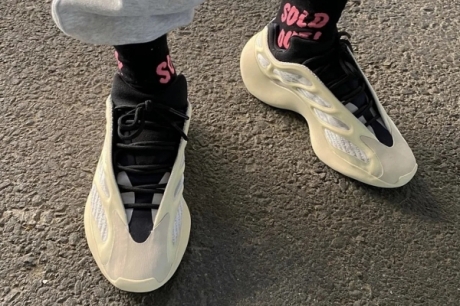 莆田yeezy的微博,Yeezy 椰子700v3 奶白配色 莆田yeezy的微博,Yeezy 椰子700v3 奶白配色