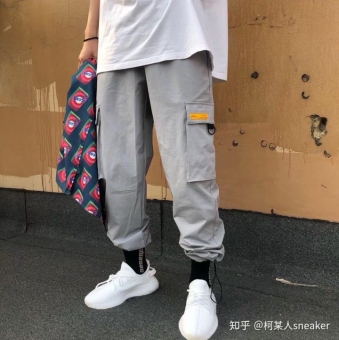���﴿ԭ�����ǣ�YEEZY 350 V2 �ױ������Ͻ�Ч��
